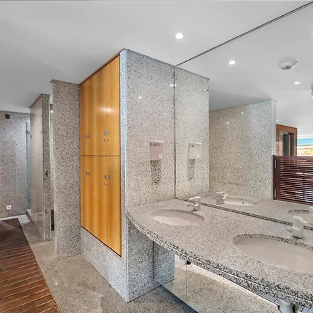 Victoria Sole & Mare *