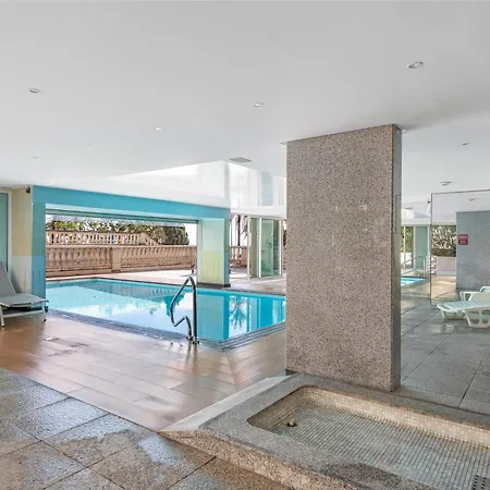 Victoria Sole & Mare